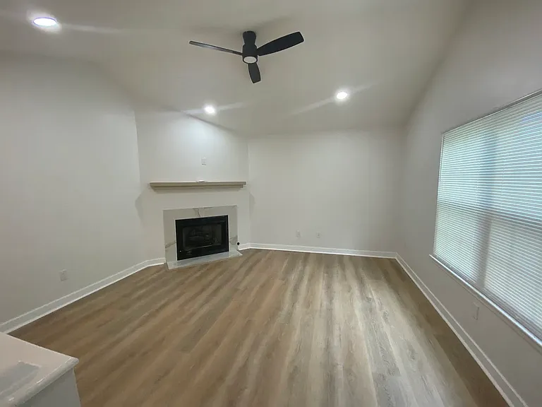 977 Water Oak Ct — Photo 7