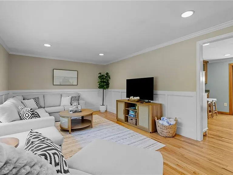 46 Steamboat St — Photo 5