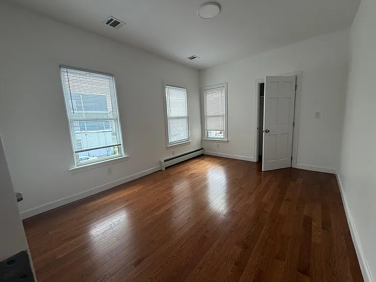 49 Mercer St #2 — Photo 4