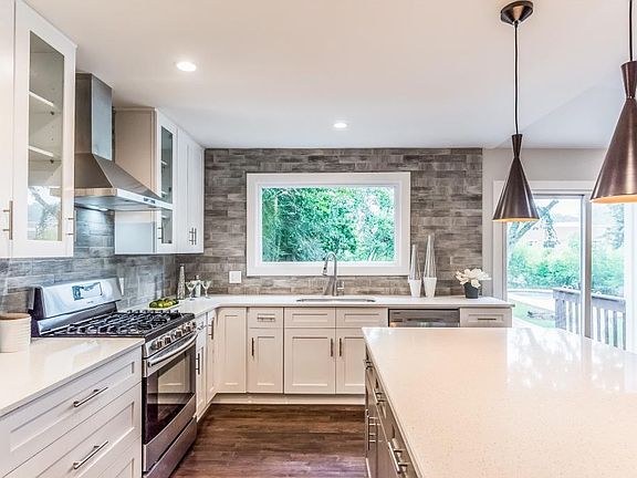 5th image of 3240 Plains Way