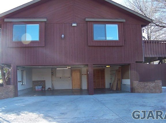 2nd image of 629 S Surrey Ct