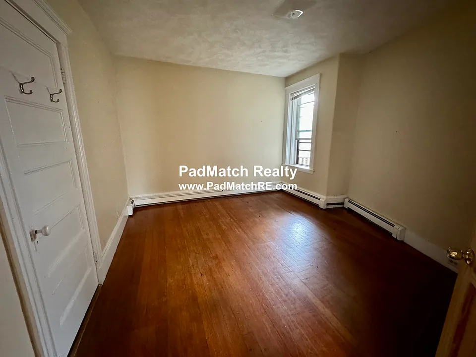 Bedroom 2 - Side