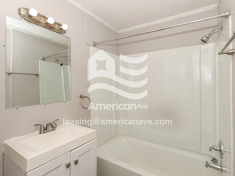 662329_014_bathroom_14.jpg