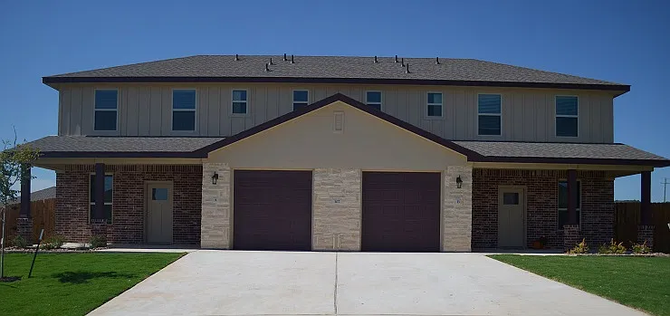 3 bed, 2.5 bath, 1554 sqft, $1,600 — Photo 1