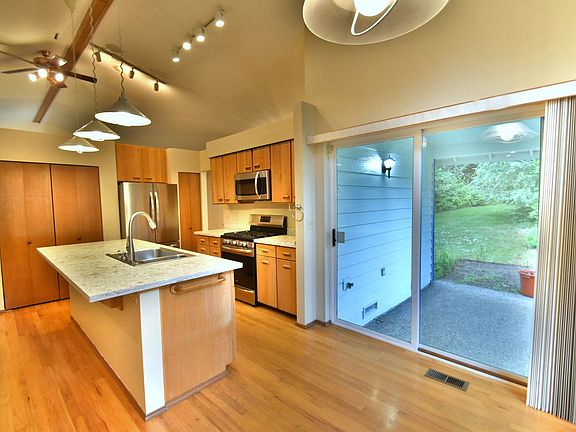 4th image of 21710 NE 156th St