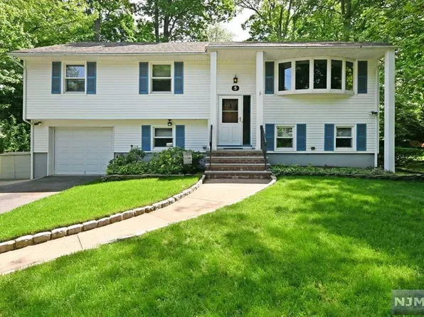 5 Boulevard S, Hillsdale, NJ 07642