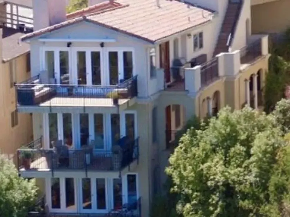 102 Cazneau Ave