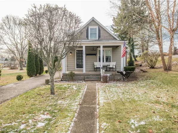 224 Water St SW, Bolivar, OH 44612