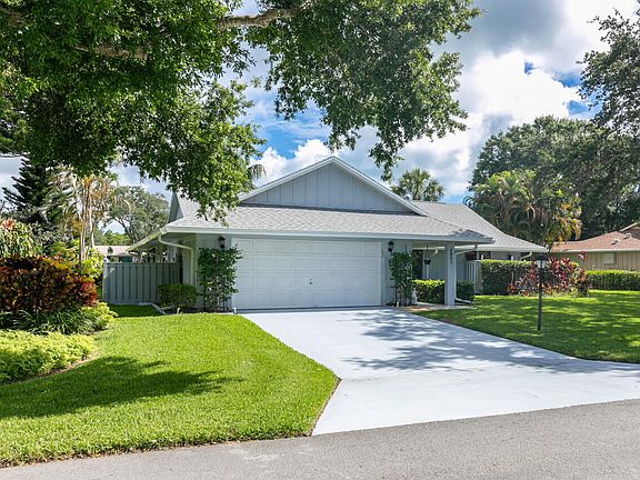 2nd image of 8901 SE Eaglewood Way