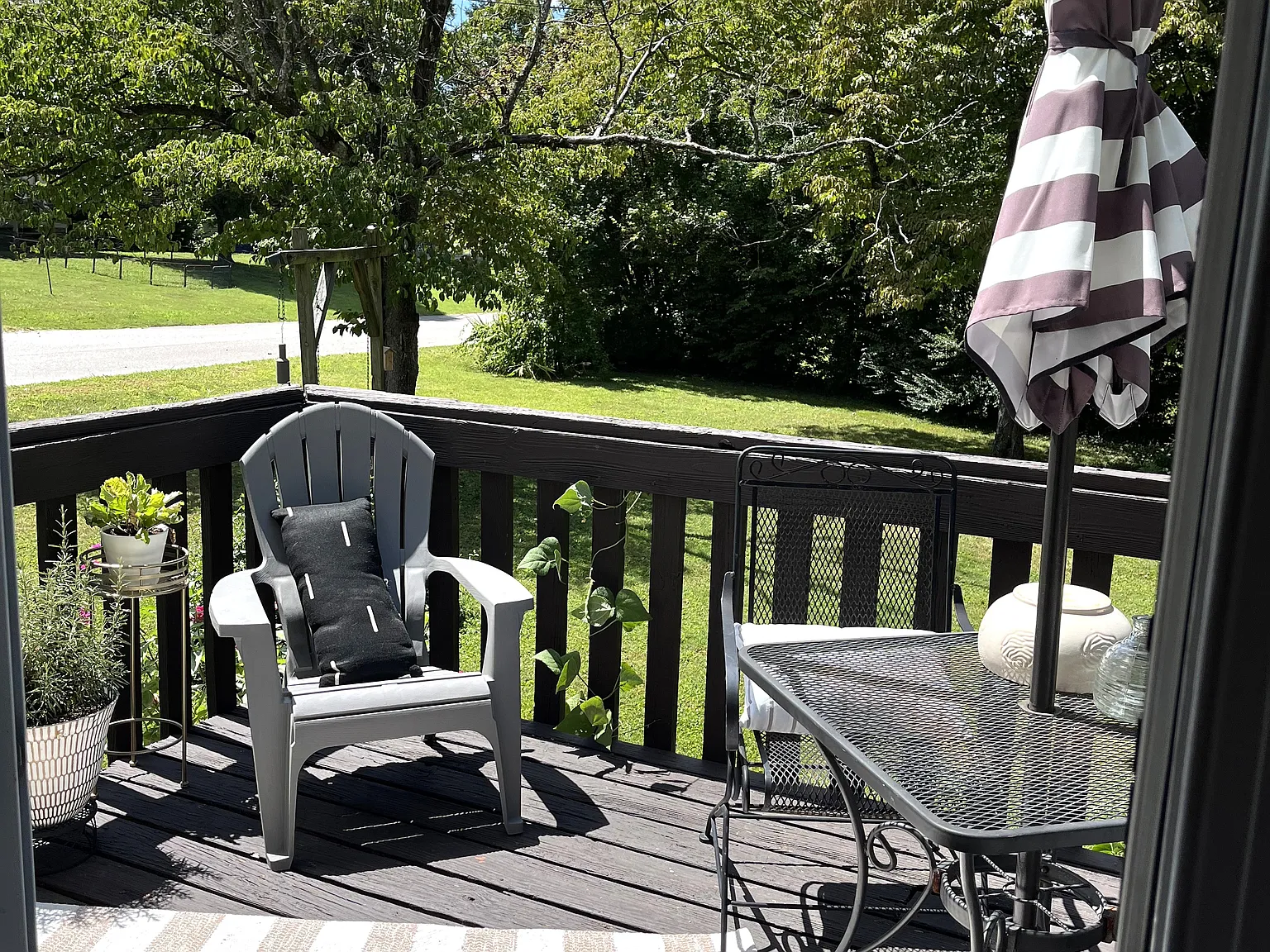 1145 Carol Ln — Photo 3