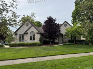7348 William Dr, Shelby Township, MI 48316
