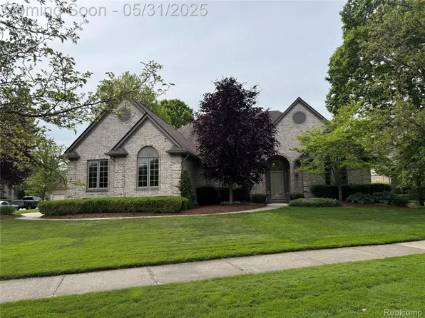 7348 William Dr, Shelby Township, MI 48316