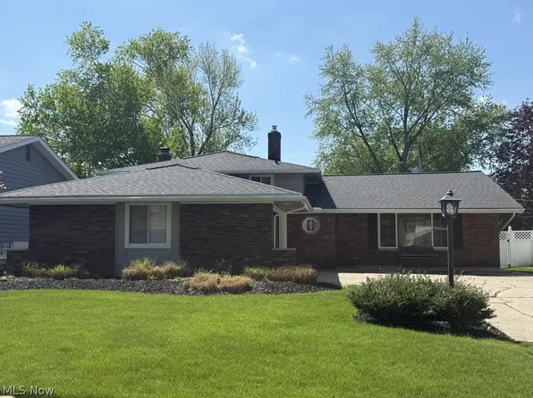 21459 Nottingham Dr, Fairview Park, OH 44126