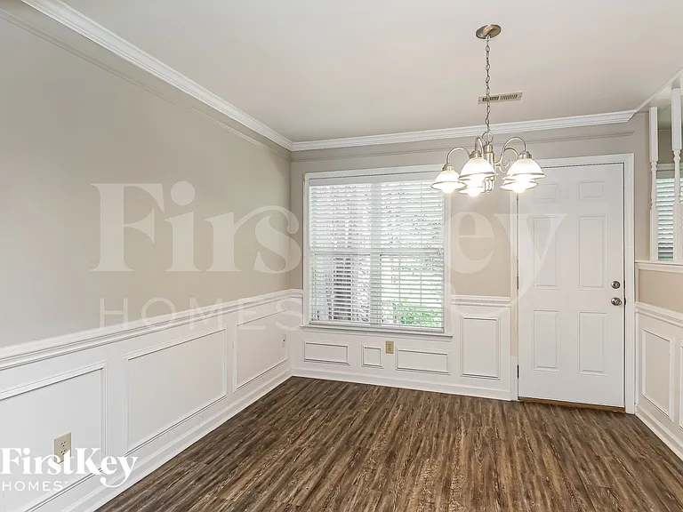 8102 Kingston Dr — Photo 7