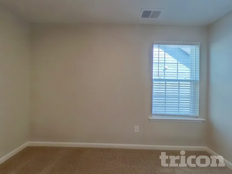 108 Fennec Dr — Photo 16