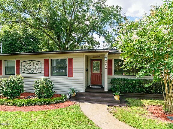 3rd image of 8430 Santalia Ave
