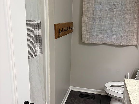 5th image of 107 Twain Dr