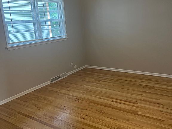 4th image of 152 McKinley Ave #152