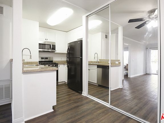 2nd image of 5535 Canoga Ave APT 109
