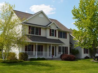 812 Estate Dr, Fond Du Lac, WI 54935