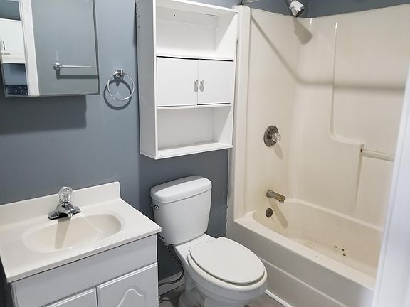 Full updated Bath with washer/dryer.