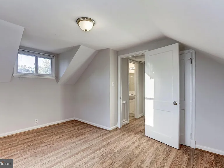 1100 Edmonston Dr — Photo 11