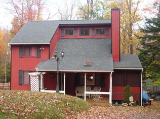 1066 Elk Dr, Newfoundland, PA 18445
