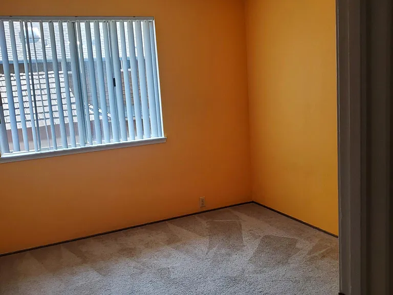 1536 Drake Dr — Photo 13