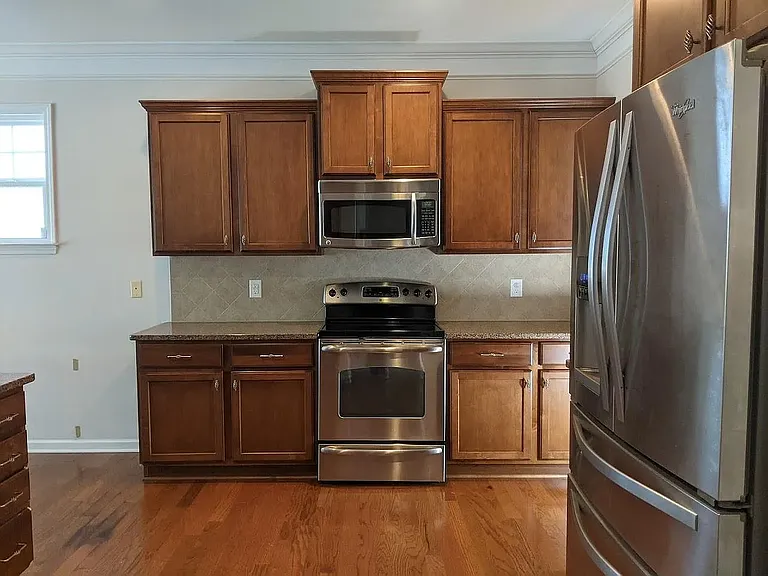 3409 Bidwell Ave — Photo 10