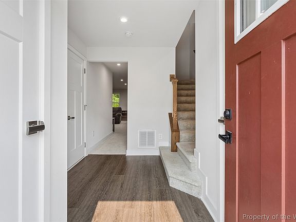 2nd image of 125 Fishermans Way