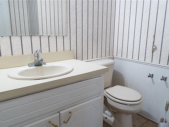 5th image of 401 12th Ave SE APT 149