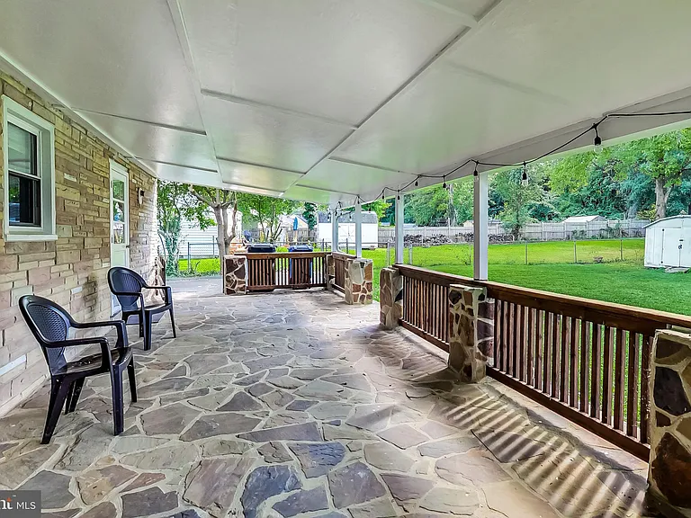 6641 Barrett Rd — Photo 40