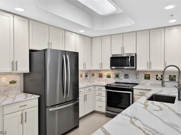 3426 Hancock Bridge Pkwy APT 606, North Fort Myers, FL 33903