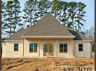 209 Dogwood Ln, Batesville, MS 38606