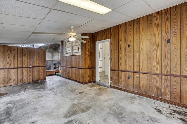 1st image of 10111 Carlyle Ave