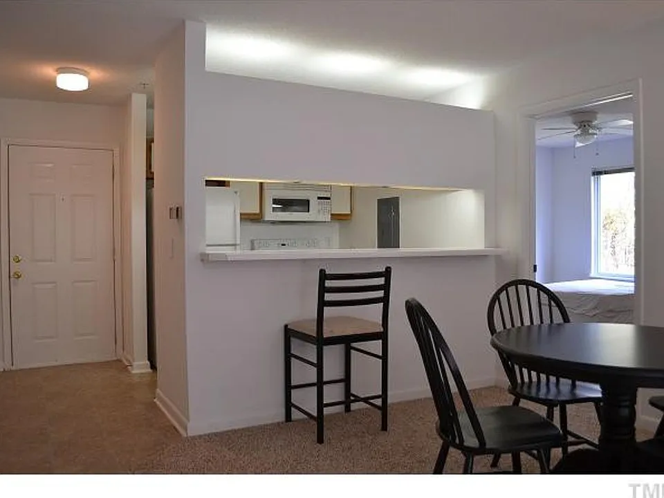 1431 Collegiate Cir #103