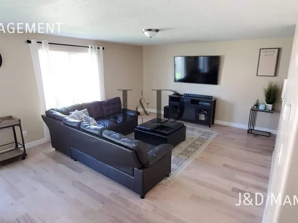 2349 E Jim Bridger Dr, Eagle Mountain, UT 84005