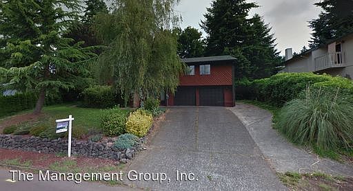 2nd image of 2308 NE Parkview Dr