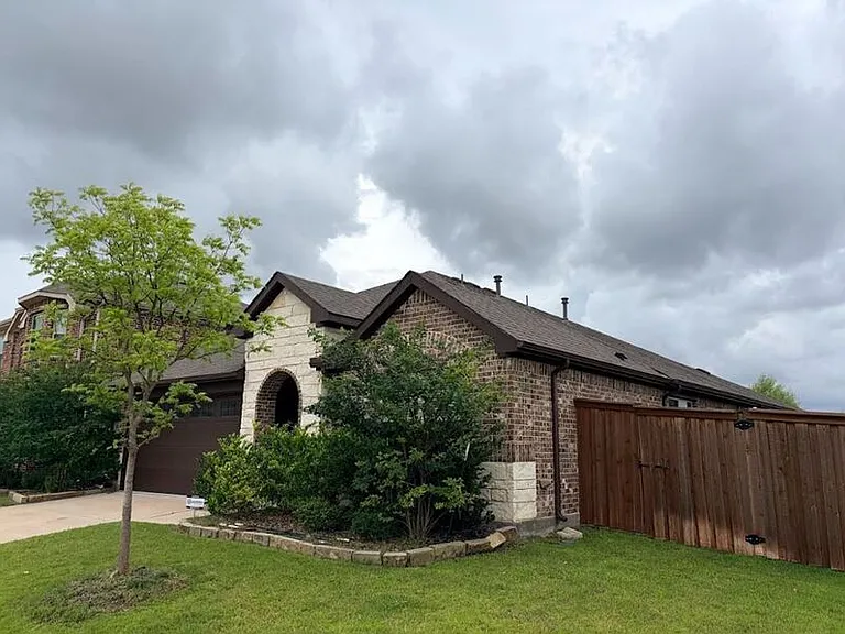 3811 Thomas Plains Dr — Photo 2