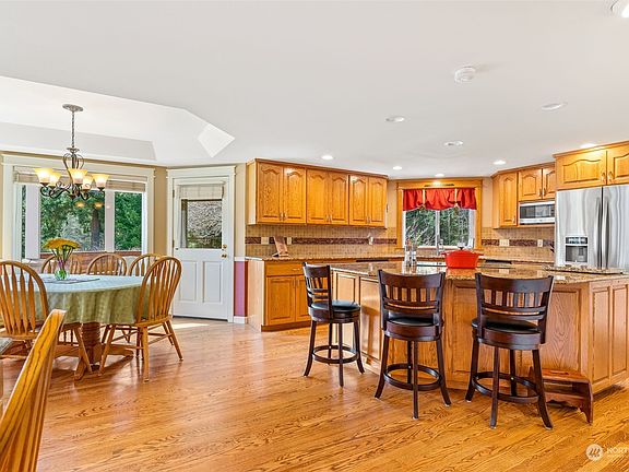 5th image of 4721 68th Avenue NE