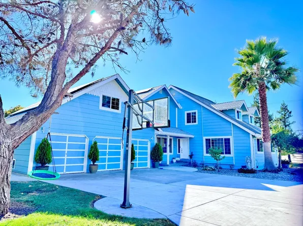 90 Adrian Dr, Hollister, CA 95023