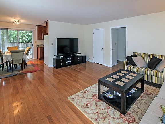 3rd image of 418 College Ave