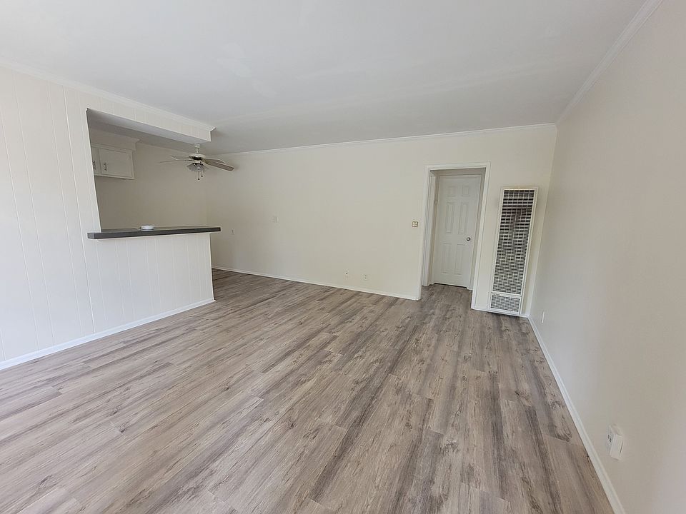 1st image of 13556 Wyandotte St APT 1