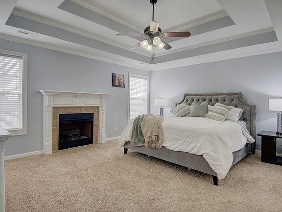 2nd image of 2837 Brewster Dr