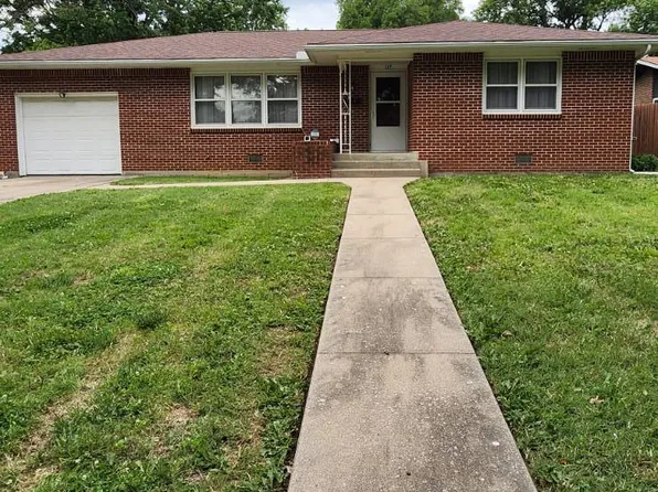 117 S Tennessee Ave, Chanute, KS 66720