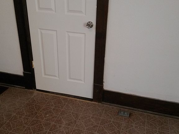 5th image of 127 E Velma Ave