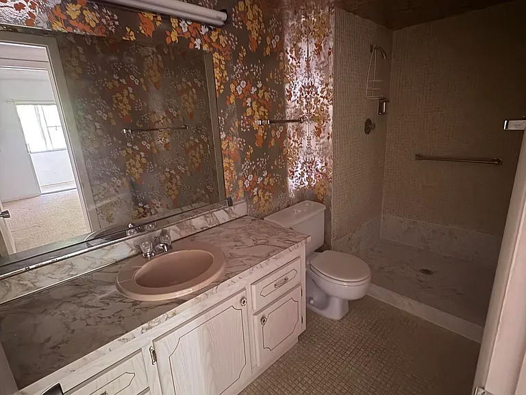 163 Somerset Cres #H — Photo 16