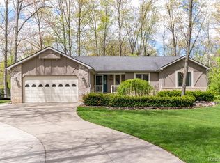 8529 Pineview Lake Dr, Linden, MI