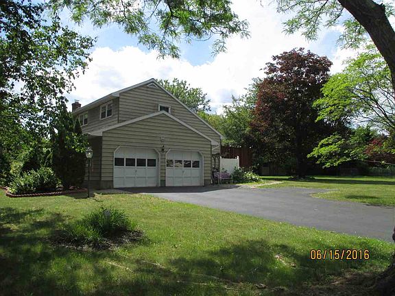 3rd image of 1 Bunker Hill Dr