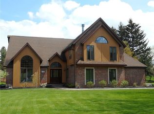 136 Thunder Ridge Dr, Rush, NY 14543